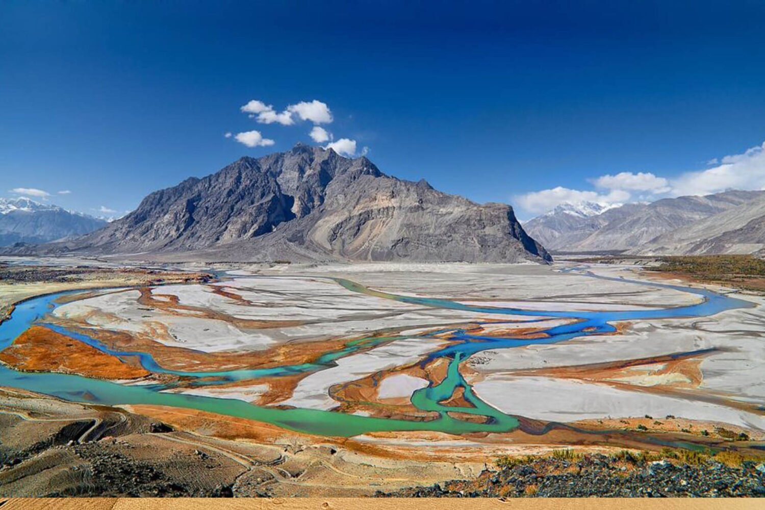 httpsincrediblenorth.pk Hunza tours and travels hunza visit gilgit baltistan (1)